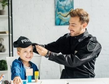 ense�ar de impuestos a los ni�os