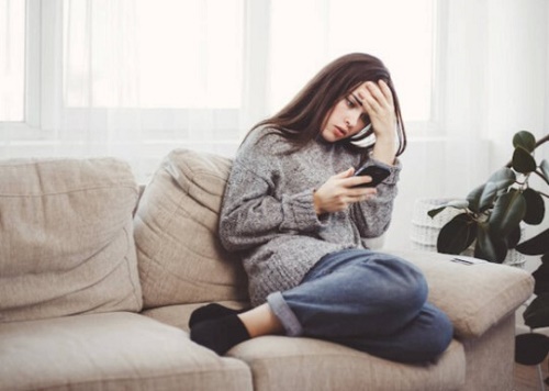 doomscrolling, es la adicci�n a 
navegar por noticias catastr�ficas