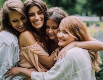 recesi�n de la amistad