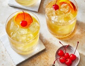 c�cteles con whisky