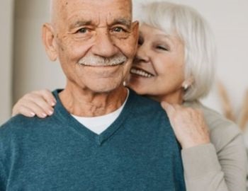 el olor a gente mayor, tiene una causa